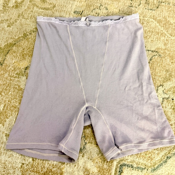 SKIMS Lace Logo Pointelle Boxers in Lavender- size large - Picture 2 of 8